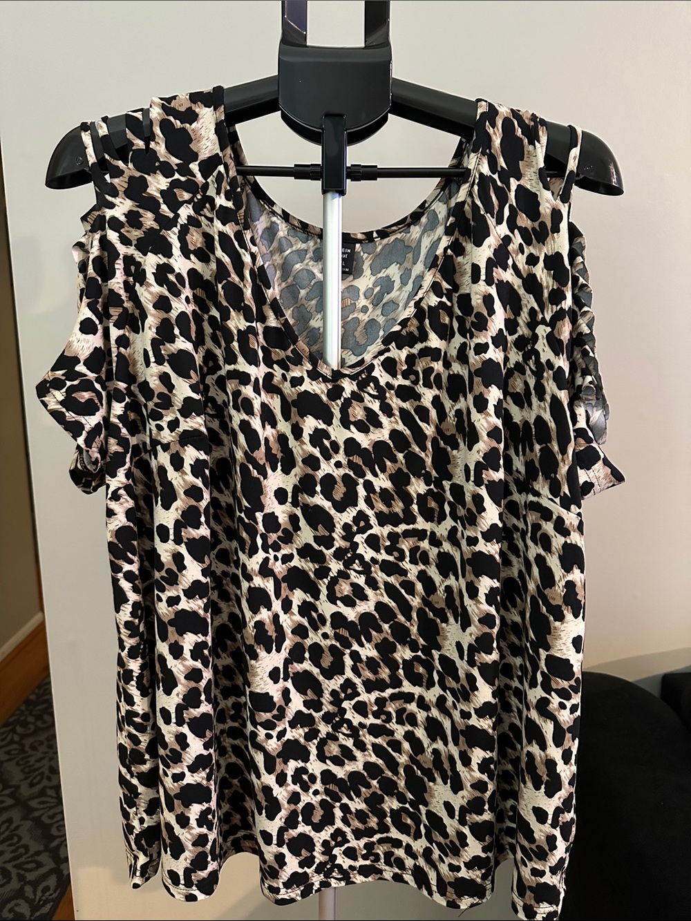 SHEIN Black & Cream Leopard Cold-Shoulder V-Neck Tunic